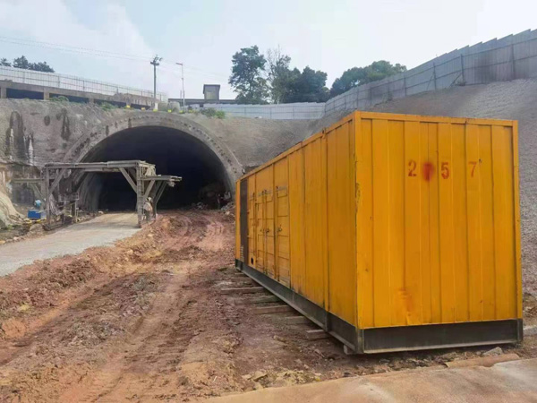 民丰发电机出租自启装置的工作原理是什么？