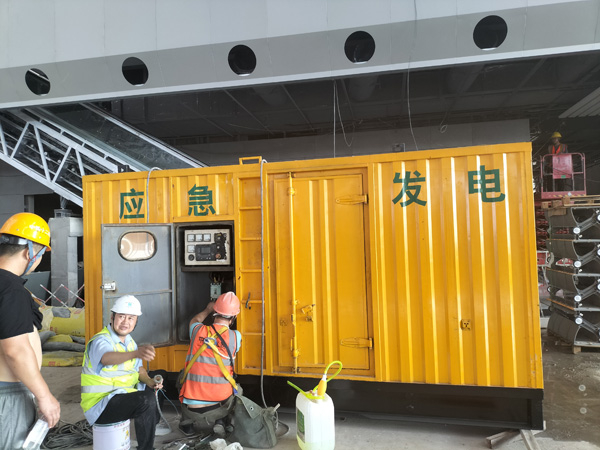 民丰怎样判断空气滤清器是否需要更换？